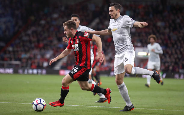 还暗示出他 还暗示出他